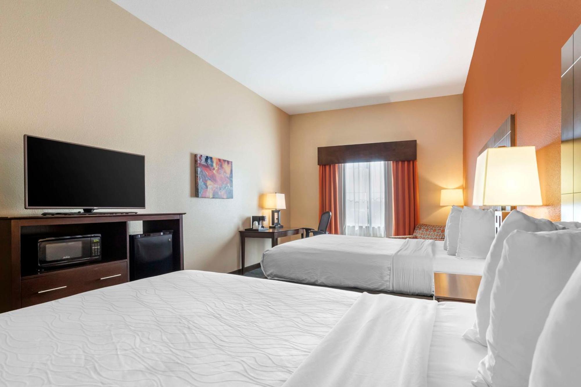 Best Western Plus Longhorn Inn & Suites Luling Exterior photo
